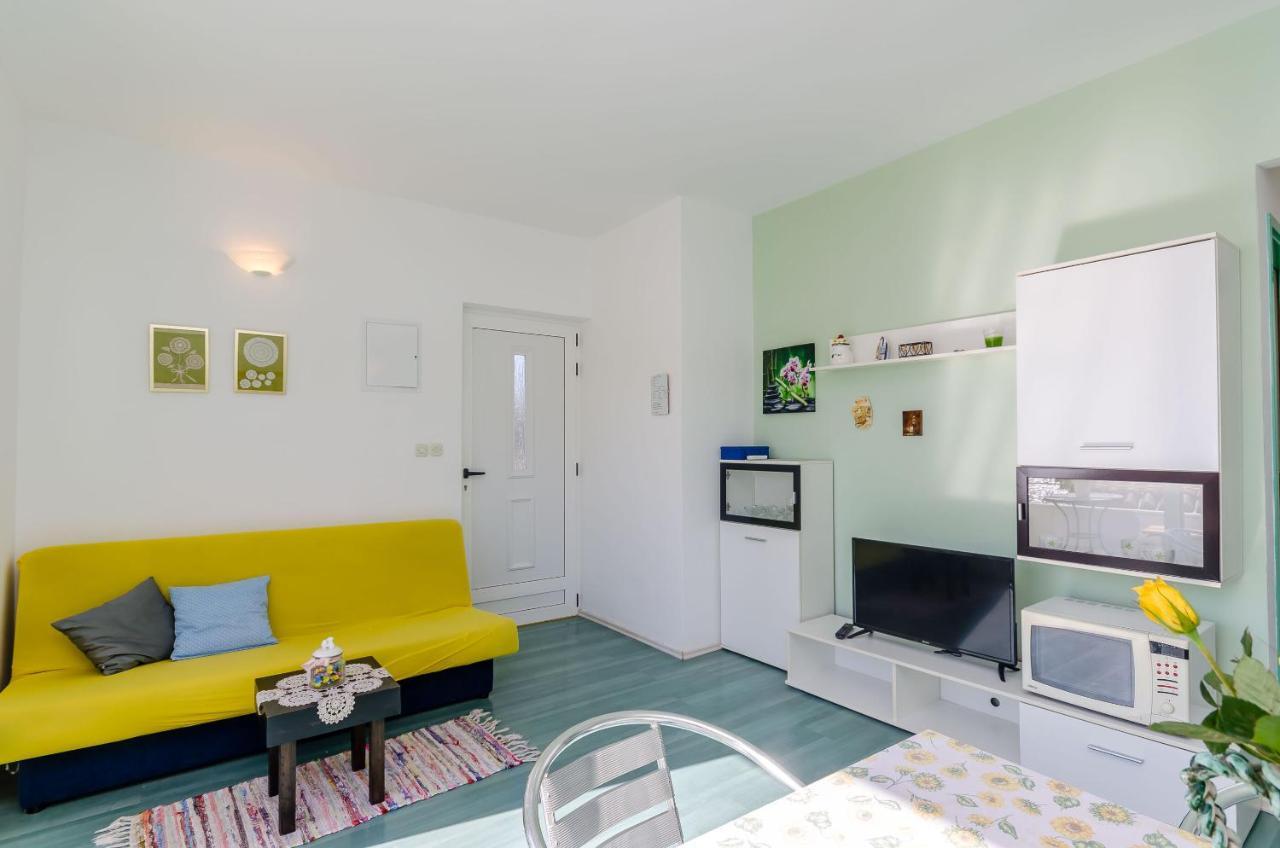 Apartments Zdenka Donji Okrug  Eksteriør bilde